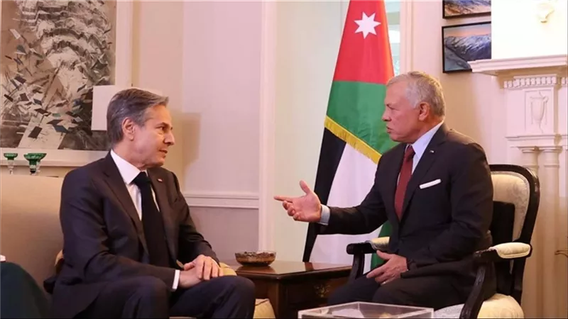 عاهل الأردن لـ بلينكن: إنهاء حرب غزة مفتاح استقرار المنطقة