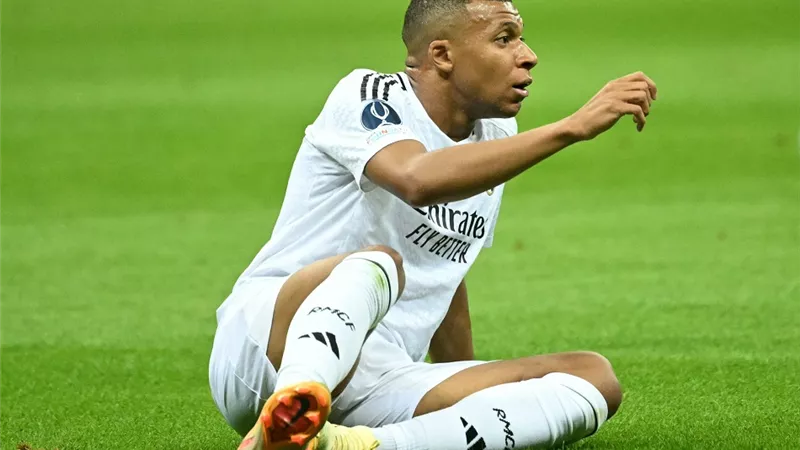 ريال مدريد يكشف تطورات إصابة مبابي وموقفه من المشاركة في كأس إنتركونتيننتال