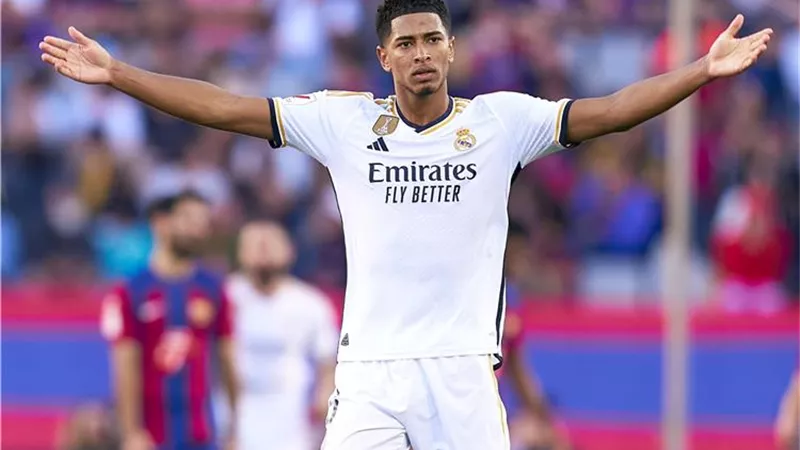 نجم ليفربول يقترب من ريال مدريد مجانًا برعاية بيلينجهام 