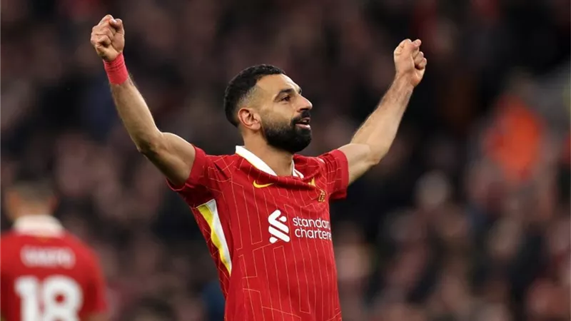 محمد صلاح يواصل كتابة تاريخه الأسطوري مع ليفربول 