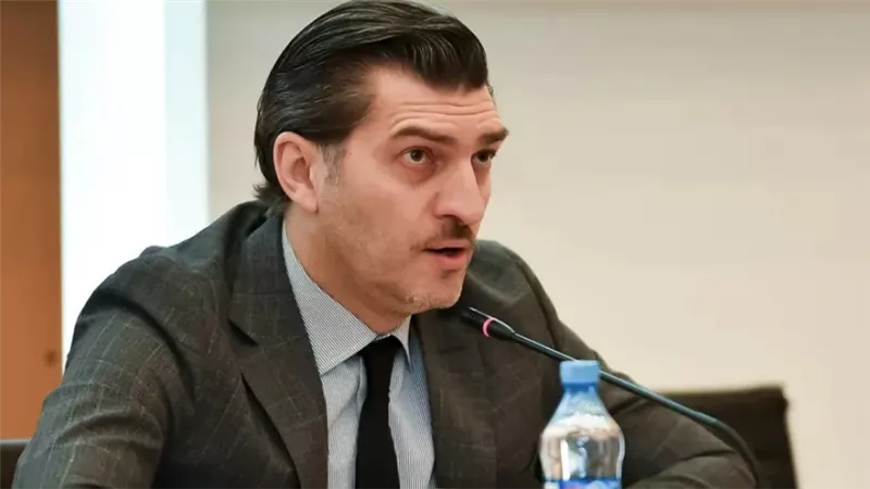 من هو لاعب كرة القدم السابق ميخائيل كافيلاشفيلي الذي فاز برئاسة جورجيا؟