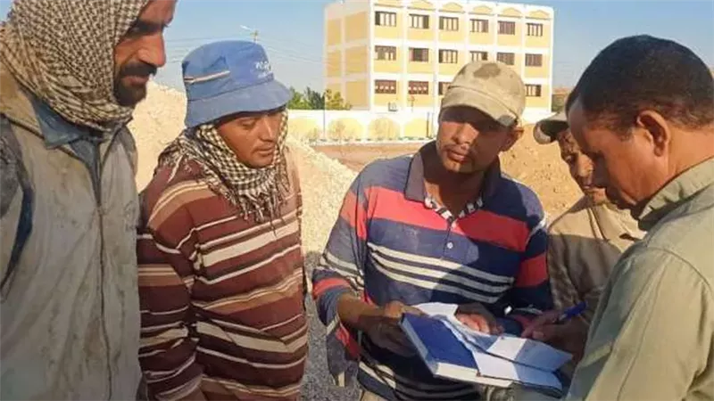 شروط الحصول على منحة العمالة غير المنتظمة بعد زيادتها الى 1000 جنيه