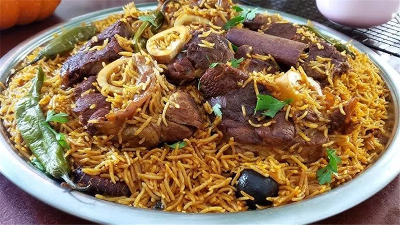 طريقة عمل الكبسة باللحمة.. أشهي المأكولات الخليجية في المناسبات