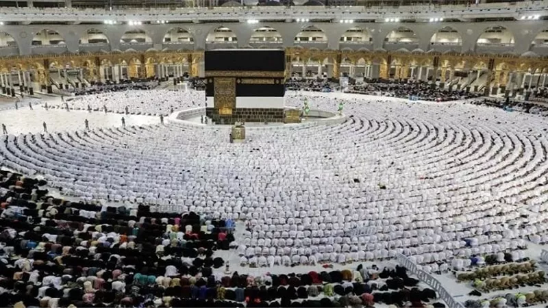  أسعار عمرة رمضان 2025 ..تفاصيل البرامج الاقتصادية والخمس نجوم وأسعار الأطفال