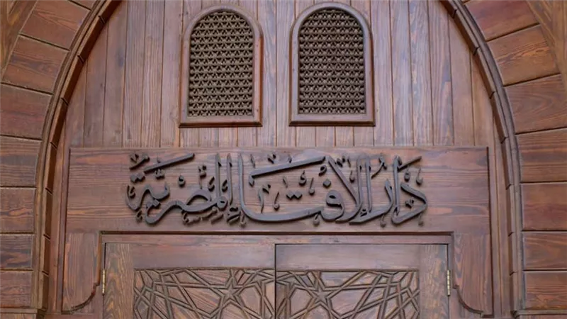 هل قتل البرص بالماء الساخن حرام؟.. الإفتاء توضح حكم الشرع