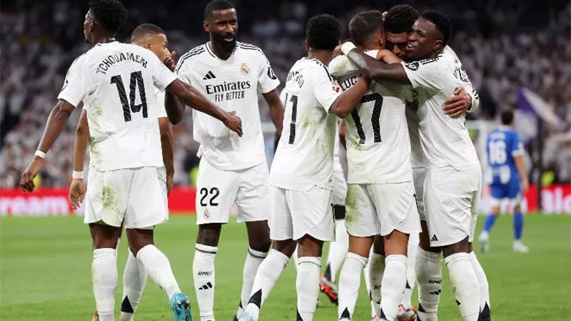 كأس الإنتركونتيننتال| عطل في طائرة ريال مدريد يؤجل رحلتهم إلى الدوحة