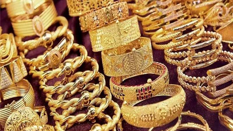 الذهب يتراجع عالميًا مع ترقب قرار الفيدرالي الأميركي بشأن سعر الفائدة