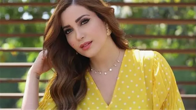من الإطلالات الجريئة إلى الطلاق السريع.. نسرين طافش في دائرة الجدل