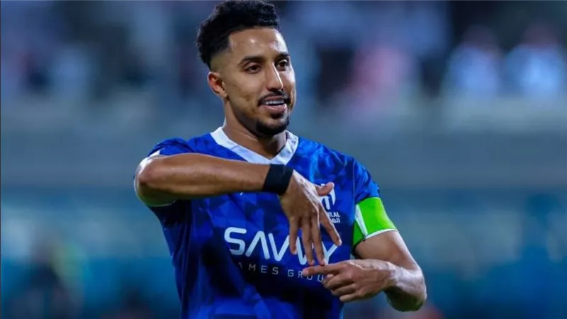 مستقبل سالم الدوسري في مهب الريح.. هل يجدد مع الهلال ؟