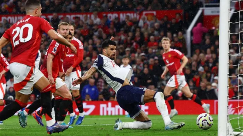 بث مباشر مباراة مانشستر يونايتد ضد وولفر هامبتون بالدوري الإنجليزي (0-2)  