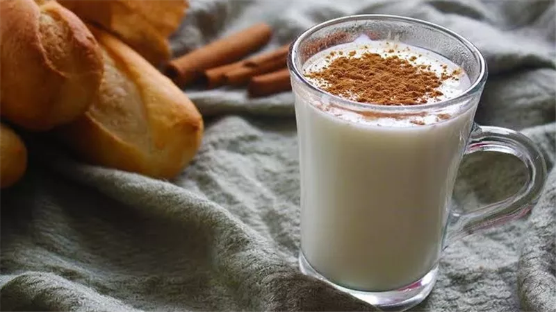 مشروب شتوي فوائد مذهلة.. أسهل طريقة لتحضير السحلب باللبن