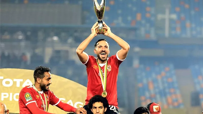 النادي الأهلي يجهز مفاجأة لـ علي معلول في يناير.. كواليس مثيرة 