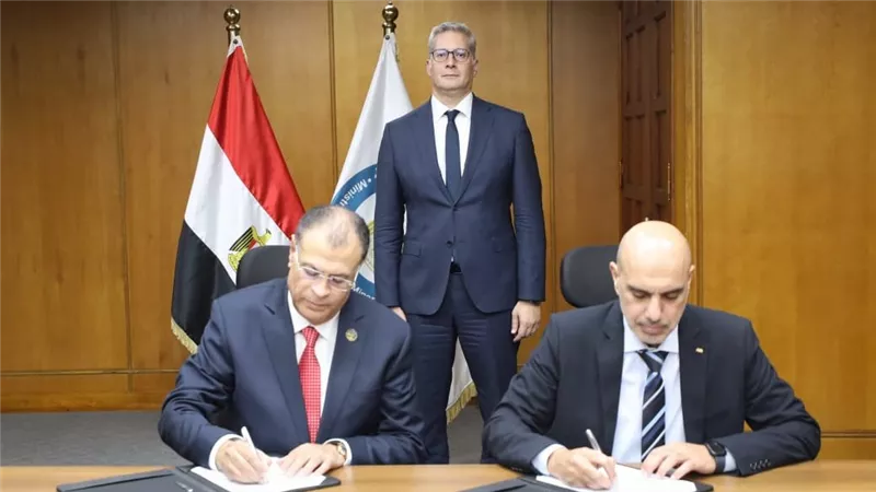 وزير البترول يشهد توقيع «ABB» اتفاقيتين لرفع كفاءة الطاقة بمصانع أبوقير للأسمدة 