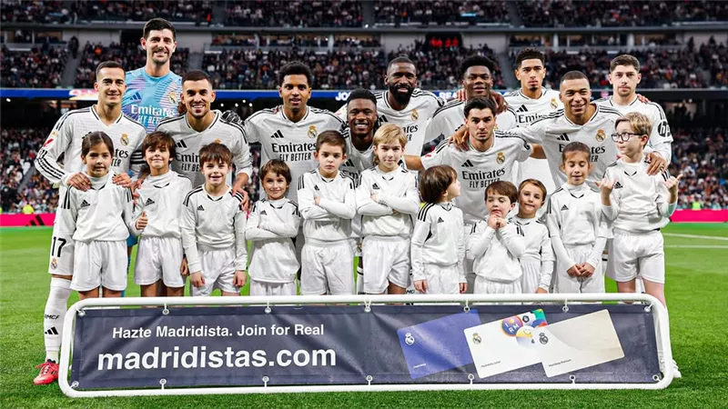 الدوري الإسباني| ثلاثية ريال مدريد تحسم الشوط الأول أمام إشبيلية في سانتياجو بيرنابيو
