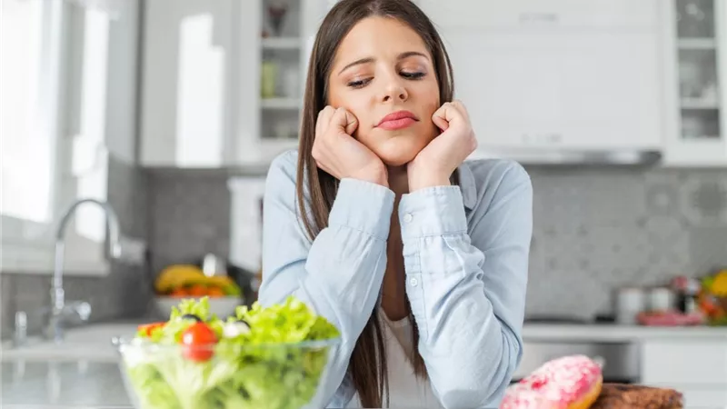 الشبع المبكر وضيق التنفس.. أعراض صحية خطيرة احذر منها