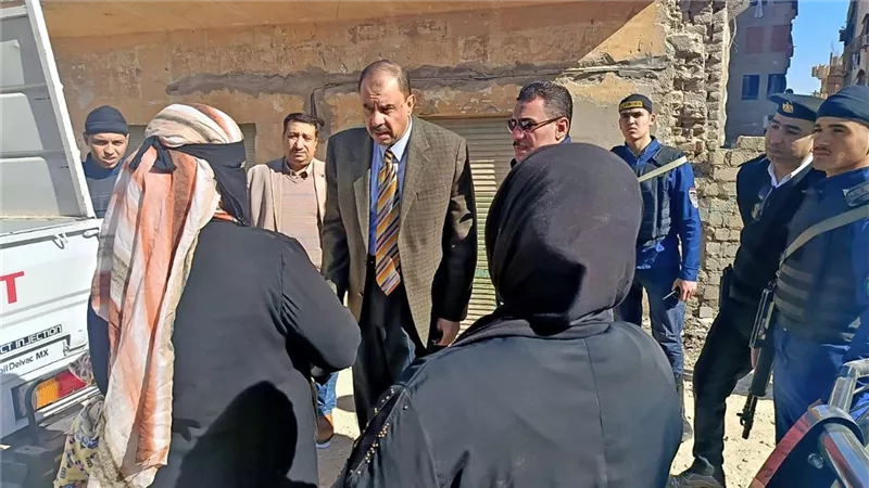 سراج يتفقد مدينة العرائس ومستشفى سوهاج العام وميدان العارف ويوجه بتحسين الخدمات 