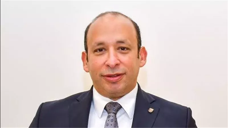 عميد قصر العيني لطلاب الكلية: أنتم مستقبل الطب في مصر