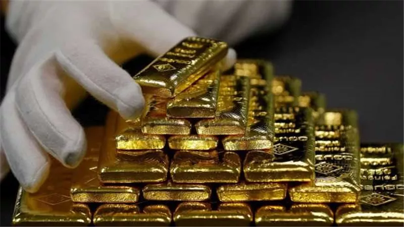 كم سعر أونصة الذهب اليوم بالدولار .. وصلت لكام بختام التعاملات
