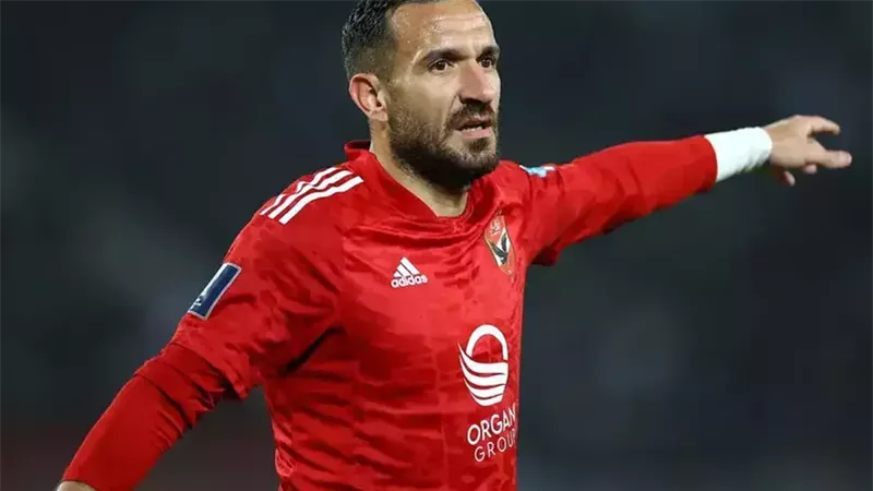 علي معلول ينتظم في مران الأهلي استعدادًا لإنبي في الدوري 
