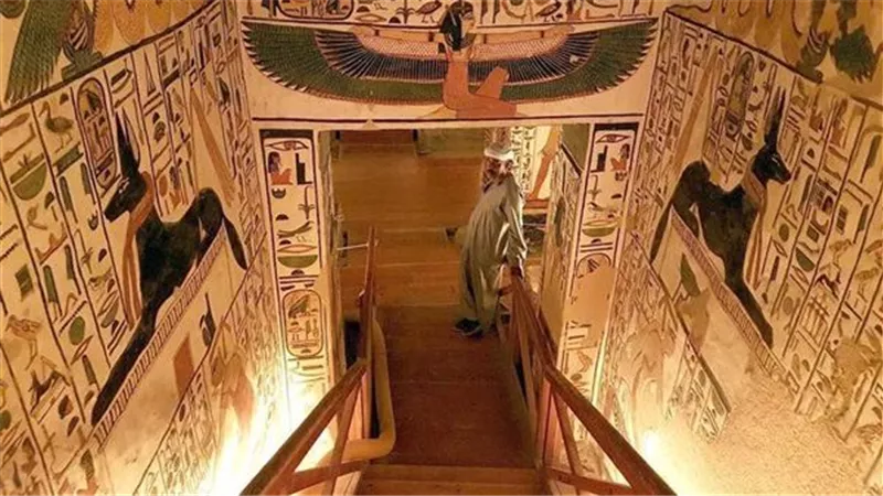 تطبيق H&F LUXOR.. أول خدمة إلكترونية تعزز مكانة الأقصر كواجهة سياحية