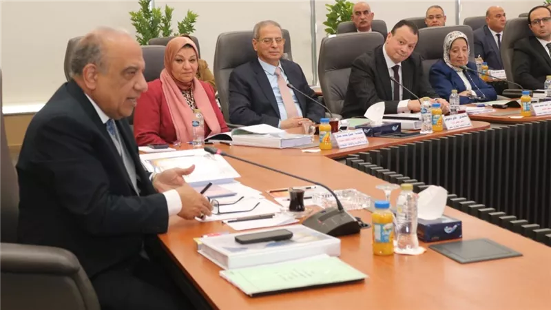 وزير الكهرباء يكشف حجم استثمارات الشركة القابضة .. بلغت 18.7 مليار جنيه