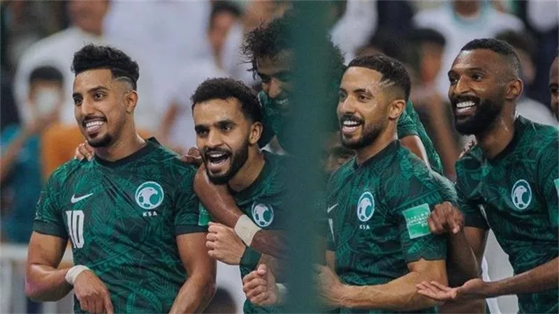 التشكيل الرسمي لمباراة السعودية ضد عمان في نصف نهائي كأس الخليج العربي 