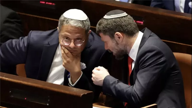 بن غفير يتهم سموتريتش بمحاولة تعطيل إنفاذ القانون 