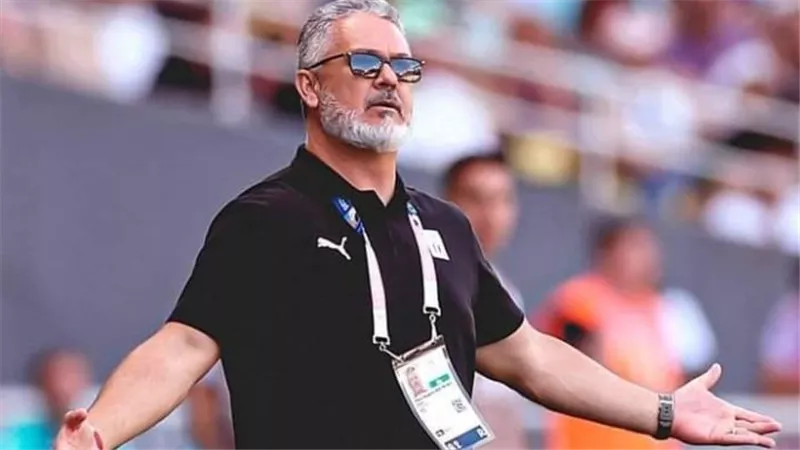 عاجل.. اتحاد كرة القدم يتوصل إلى اتفاق مع ميكالي لانهاء تعاقده 