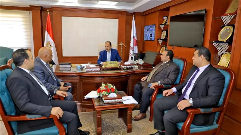 تفاصيل مباحثات محافظ سوهاج مع وفد وزارة الشباب والرياضة