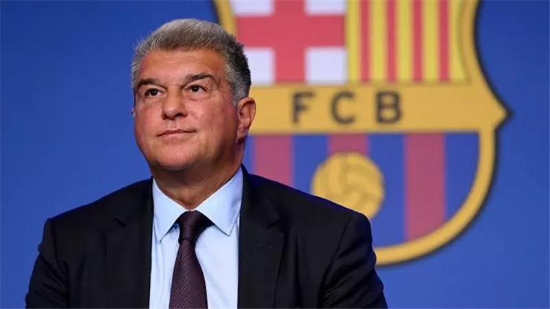 بعد أزمة تسجيل داني أولمو.. هل يرحل رئيس برشلونة عن النادي