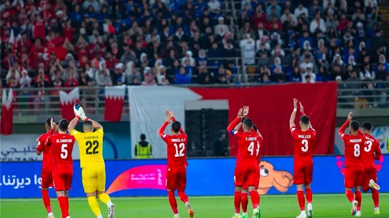 بـ 10 لاعبين.. البحرين تقصي الكويت وتتأهل لنهائي خليجي 26