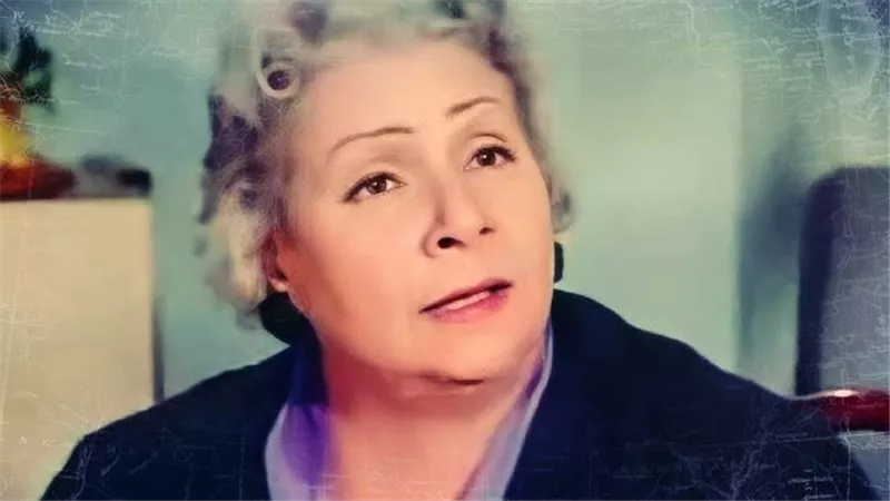 دولت أبيض.. رمز الشر في السينما وأيقونة المسرح التي أسلمت حبًا في القرآن