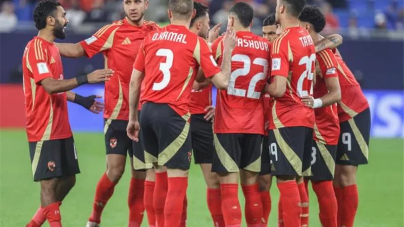 الأهلي يضرب سموحة بهدف أفشة في الشوط الأول بالدوري المصري 