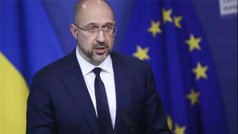 أوكرانيا تعزز دفاعاتها مع إقتراب تخلى الغرب والولايات المتحدة عنها