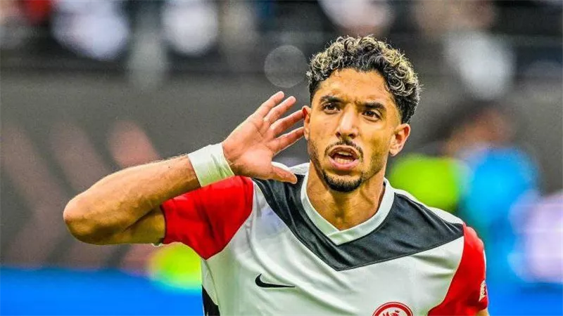 أرقام مثيرة لـ عمر مرموش قبل انضمامه لـ مانشستر سيتي 