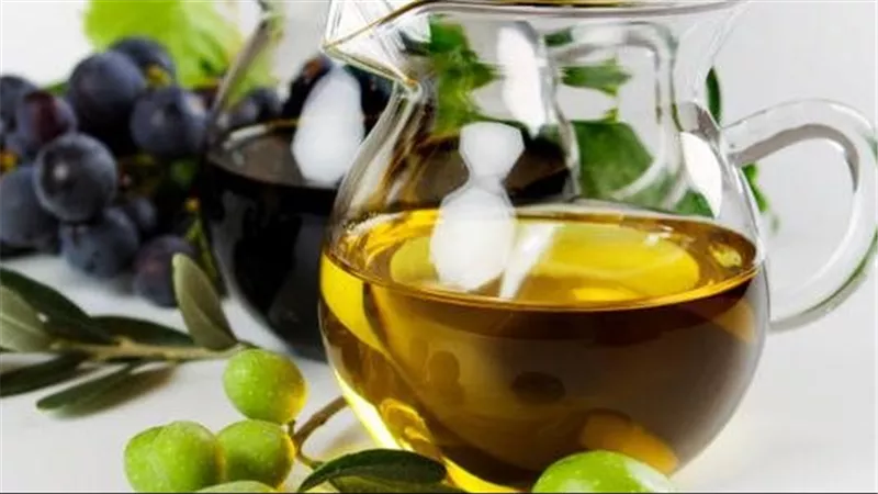 فوائد زيت الزيتون للشعر.. سحر الطبيعة للعناية بصحة شعرك