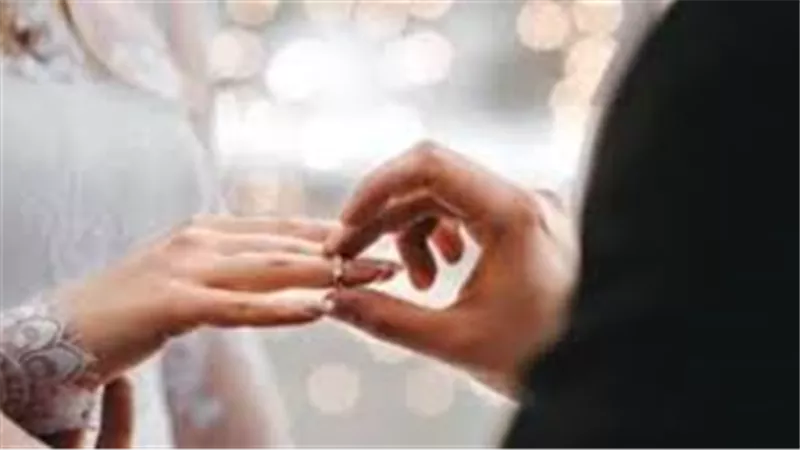 حكم رؤية الخاطب لشعر خطيبته.. الإفتاء تكشف مفاجأة