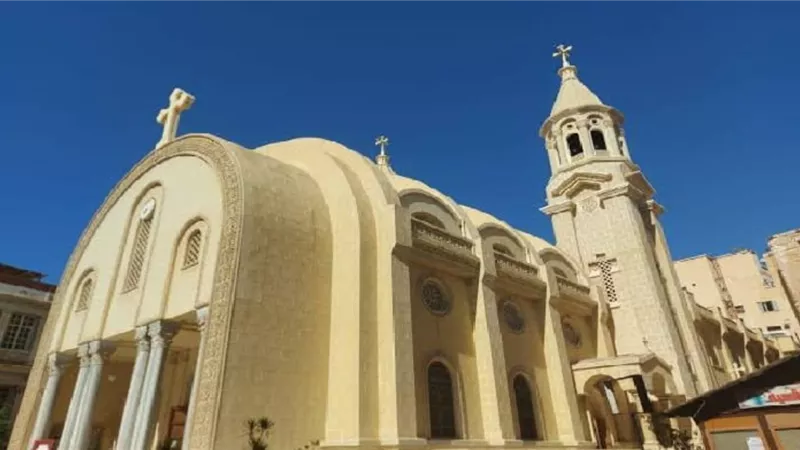 السيطرة على حريق بـ  الكاتدرائية المرقسية في الإسكندرية أثناء احتفالات عيد الميلاد 