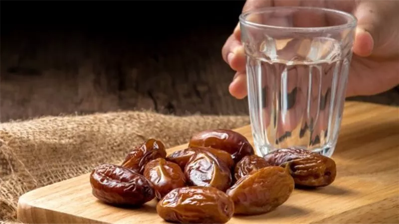 حكم الصيام في شهر رجب.. مركز الأزهر العالمي للفتوى يوضح 
