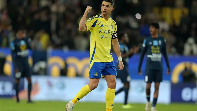 الدوري السعودي| رونالدو وماني يقودان النصر للتقدم في الشوط الأول أمام الأخدود