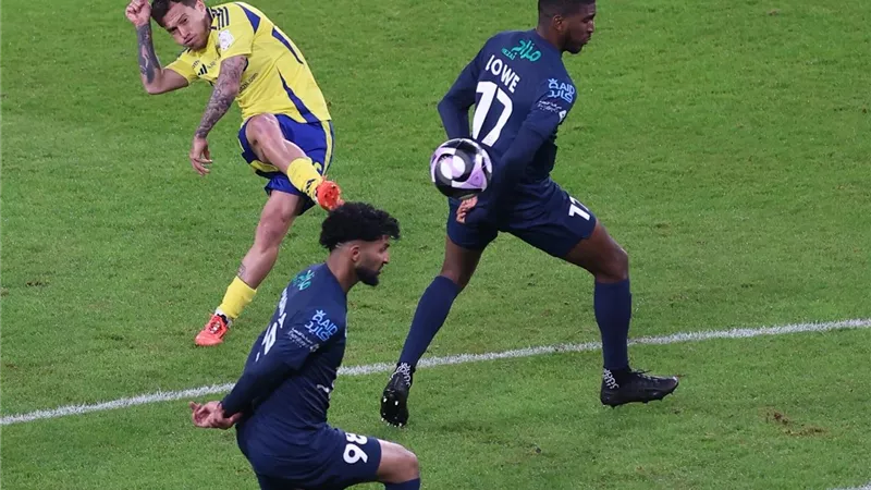 النصر يفرض هيمنته بثلاثية أمام الأخدود في الدوري السعودي