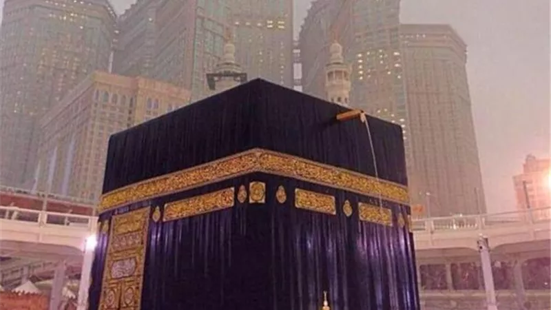 حقيقة غرق مكة والمدينة خلال ساعات والسعودية تطلق الإنذار الأحمر