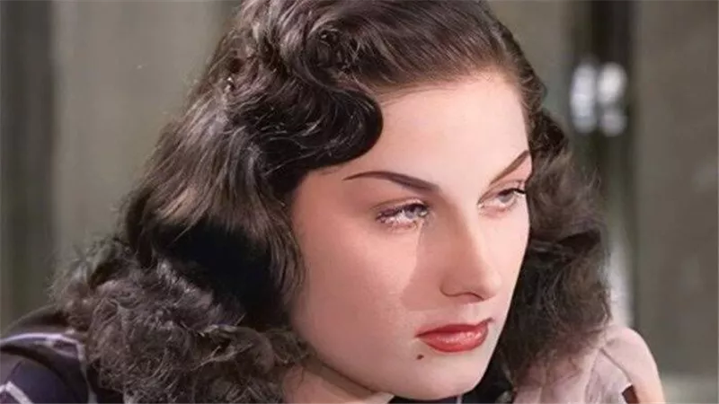  ليلى فوزي.. أسرار الأميرة التركية مع قصة الحب الأسطورية 