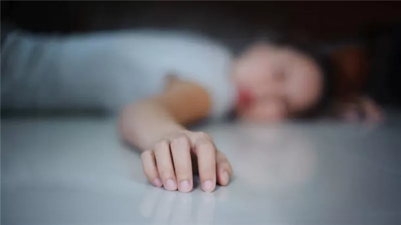 مقـ ـتل زوجة على يد زوجها وعشيقته في عين شمس