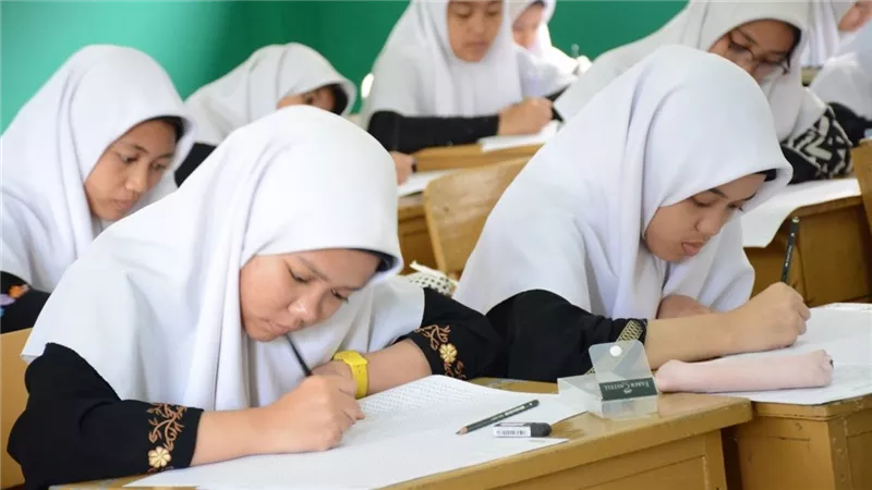 بالاجابات.. نماذج امتحانات الشهادة الاعدادية ترم أول 2025.. الإنجليزي والهندسة 