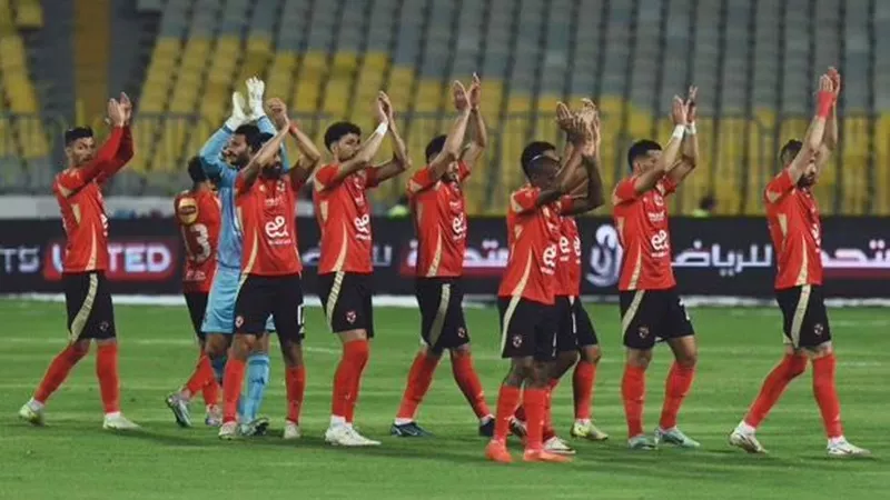النادي الأهلي يرصد رقمًا خياليًا لضم مهاجم مانشستر سيتي السابق 
