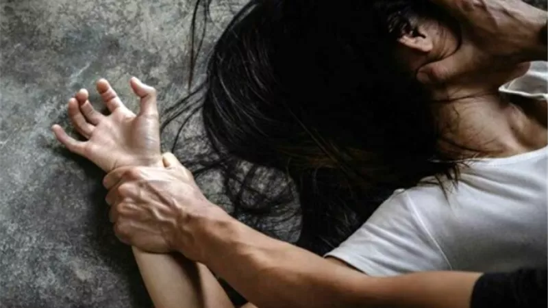 ضبط 4 شباب المتهمين في اغـ.ـتصـ.ـاب فتاة بأكتوبر .. اعتدوا عليها ونشروا فيديو 