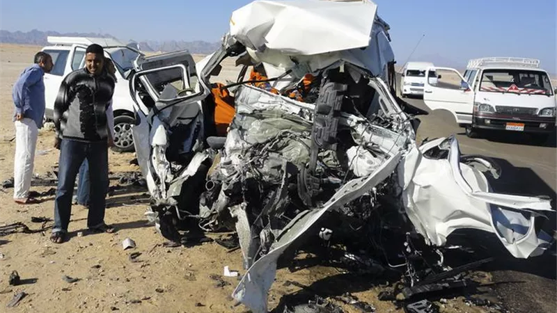 حادث بلبيس.. إصابة 7 أشخاص في تصادم  ميكروباص وربع نقل بالشرقية