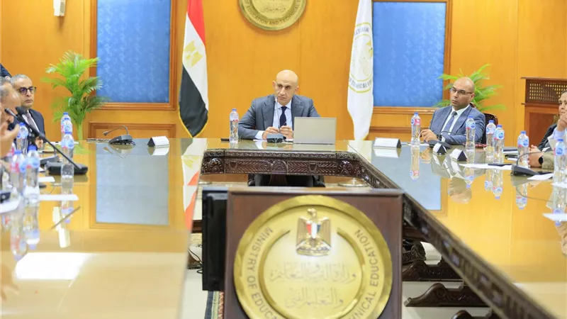 هل يجوز دراسة مواد الصف الثالث الثانوي بالصف الثاني في نظام البكالوريا؟