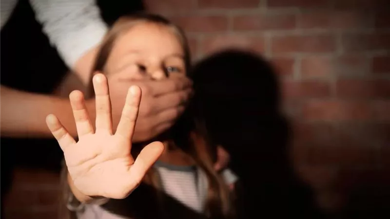 تعـ.ـذيب وهروب| كيف تحملت الطفلة ريم انتـ.ـقام والدتها.. القصة الكاملة